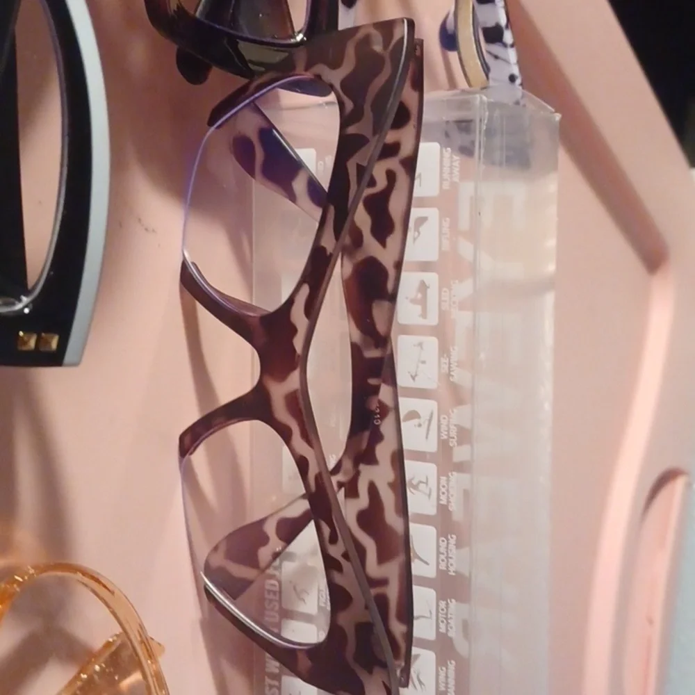 6 PAIR OF FRAMES
